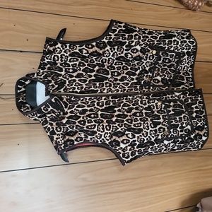 Casual Identity Leopard print XL vest.